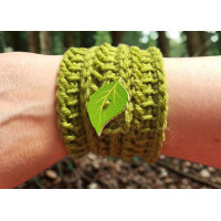 Crocheted Wrist Band - Leafy Green